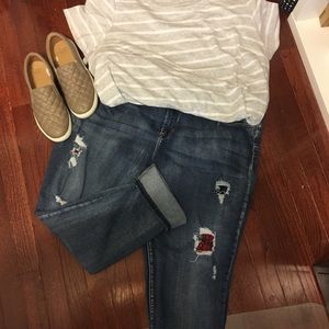 Maurices Capri distressed jeans plus size 22 EUC